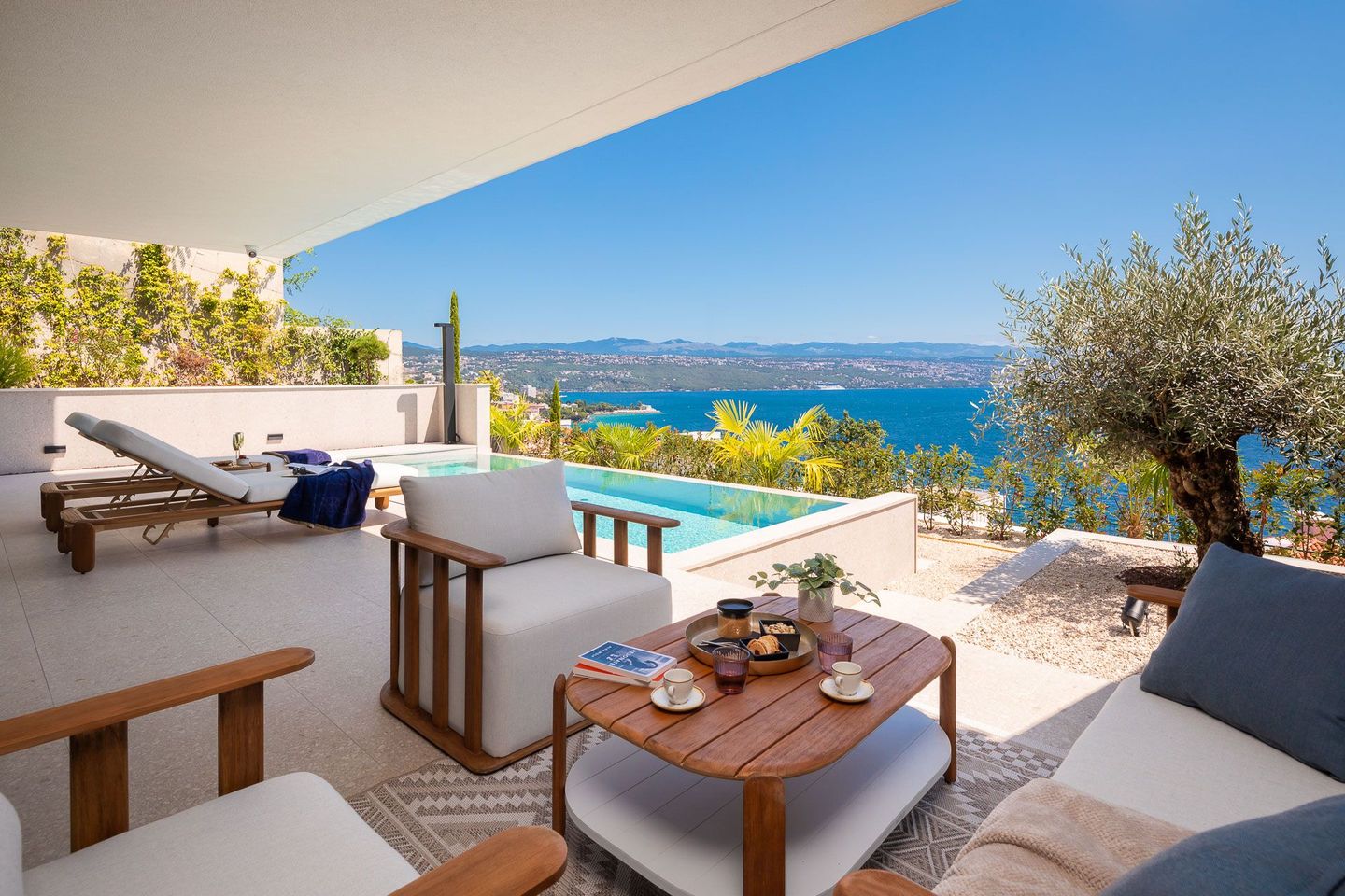 luxury-apartment-with-swimming-pool-opatija-07-1440w